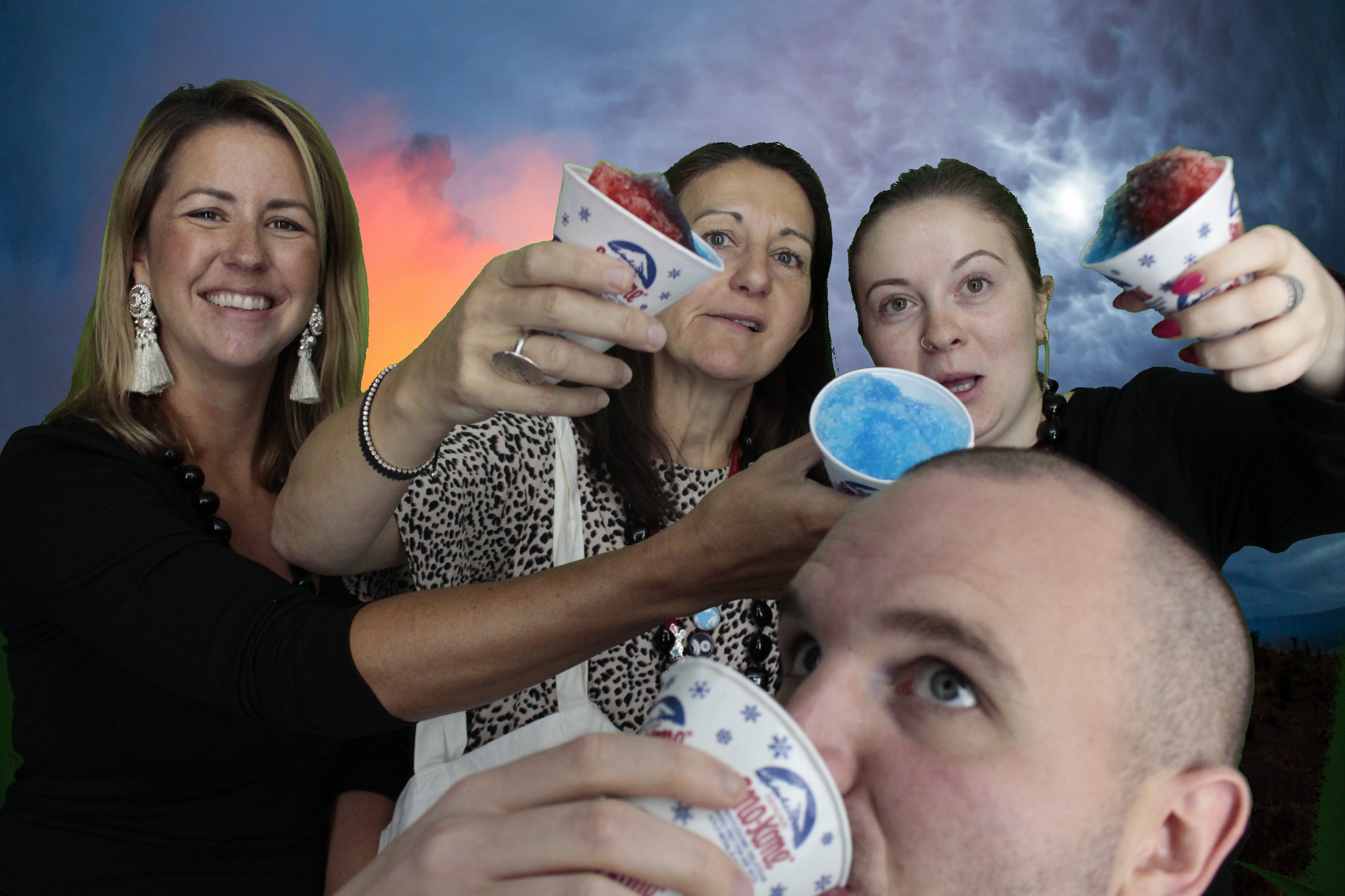 Hawaii Theme Virgin Holidays | View more photos from the event at gallery.myphotoboothexperience.co.uk/u/MyPhotoBoothExperienceLtd/Hawaii-Theme-Virgin-Holidays